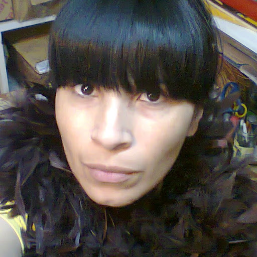Julia Peralta Photo 8