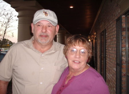 Linda Walker Photo 25