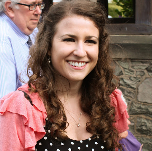 Sarah Holt Photo 43