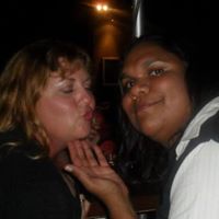Julie Plumb Photo 20
