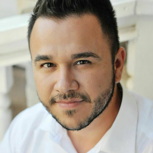 Gerardo Flores Photo 16