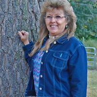 Lisa Hurd Photo 15