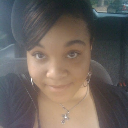 Alexis Gilmore Photo 12