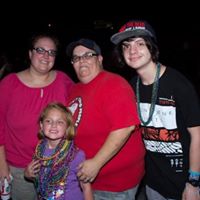 Kelly Samples Photo 8