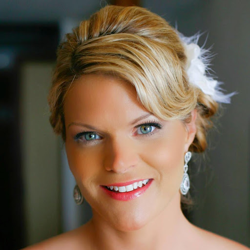 Carrie Groves Photo 25