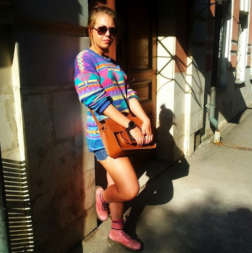 Charlotte Simmons Photo 10
