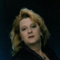 Lori Magee Photo 35