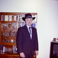 Leslie Perkins Photo 32