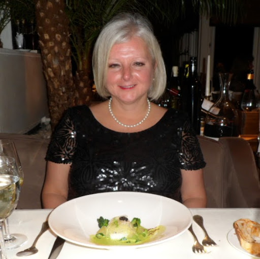 Mandy Roberts Photo 30
