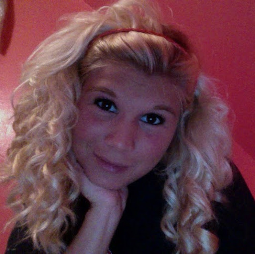 Mallory Magee Photo 2