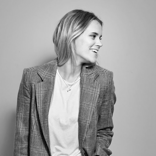 Sara Strand Photo 11