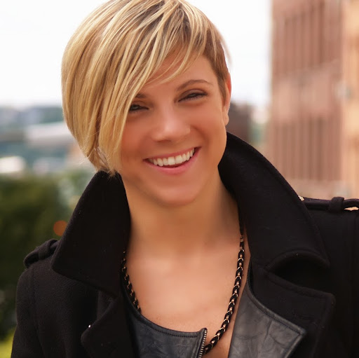 Natasha Dillon Photo 16