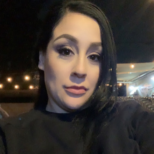 Amy Betancourt Photo 14