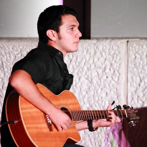 Alejandro Anguiano Photo 28