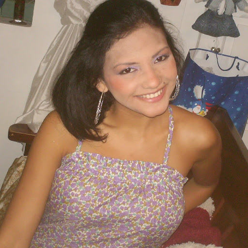 Katherine Calderon Photo 15