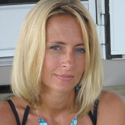 Anne Perry Photo 22