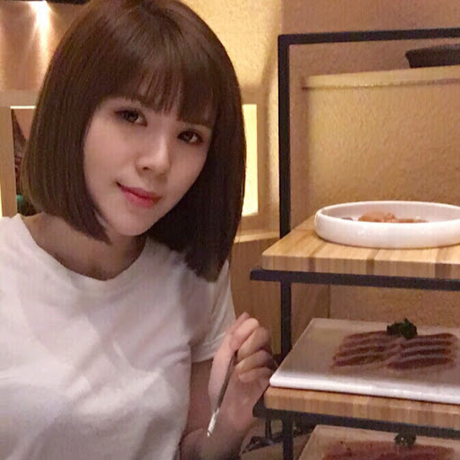 Nancy Fan Photo 16