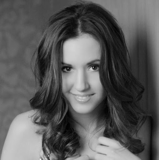Rosie Newton Photo 22