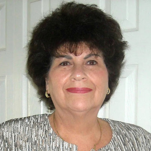 Linda Hardy Photo 31