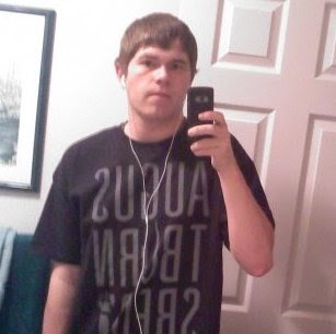 Aaron Thayer Photo 39
