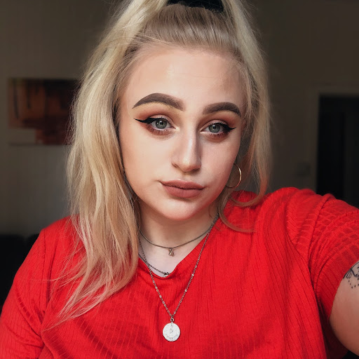 Danielle Mclean Photo 11