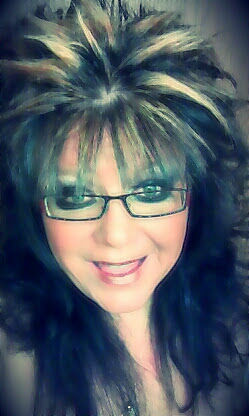 Kimberly Small Photo 37