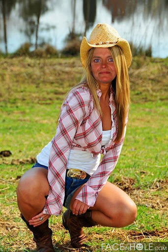 Anna Watts Photo 30