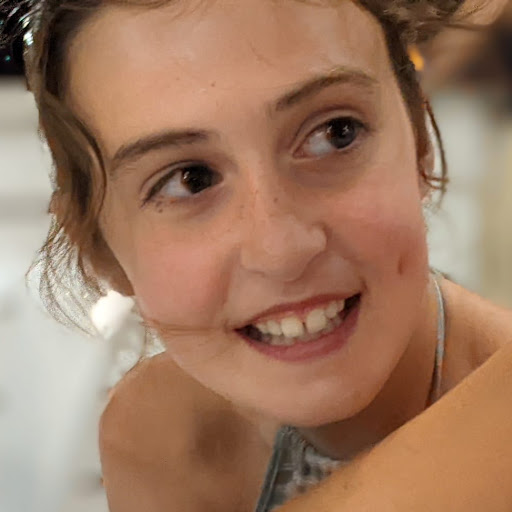 Julia Barrett Photo 15