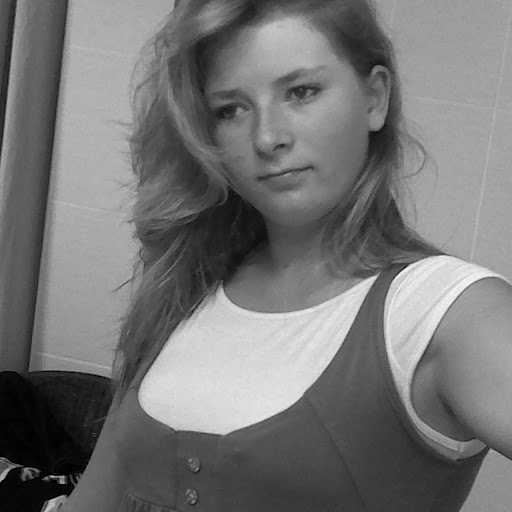 Alison Lawrence Photo 34