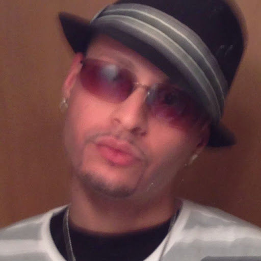 Robert Castro Photo 42