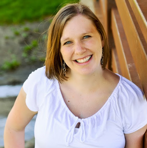 Amanda Bates Photo 29