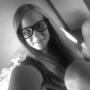 Julia Skaggs Photo 17