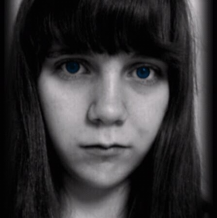 Erin Robbins Photo 12