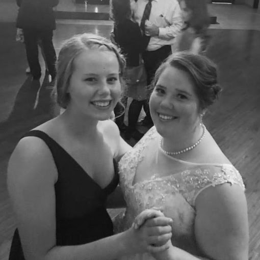 Lisa Drury Photo 17