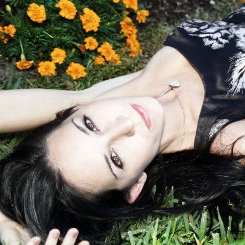 April Hurt Photo 25