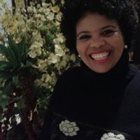Deborah Luis Photo 9