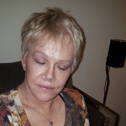 Julie Redmon Photo 3