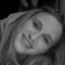 Elizabeth Giles Photo 37