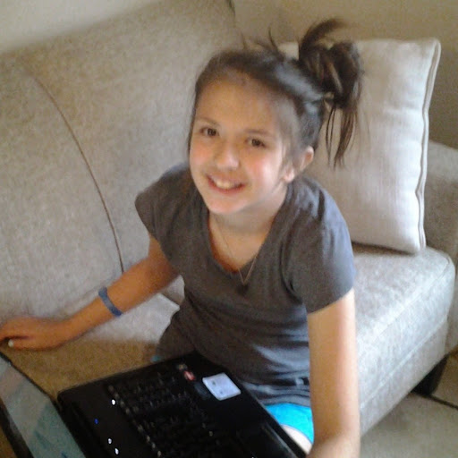 Claire Jones Photo 9