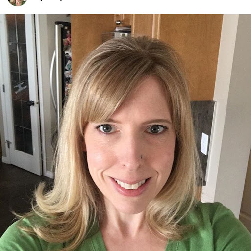 April Dickson Photo 31