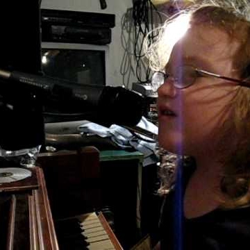 Suzanne Martinez Photo 34