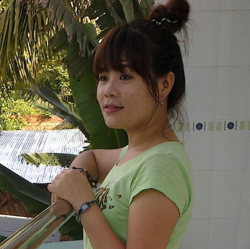 Julie Huynh Photo 13