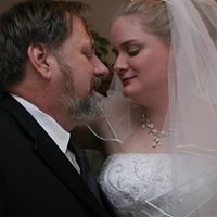 Stephanie Combs Photo 26