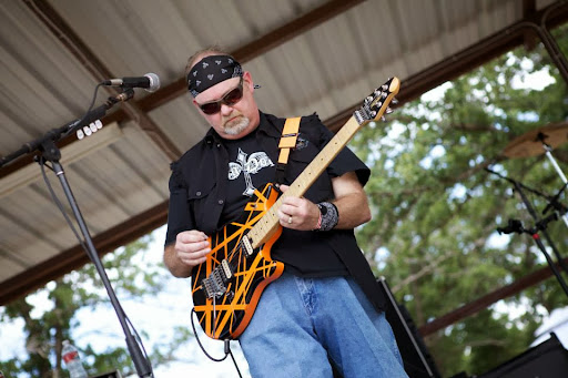 Travis Riley Photo 9