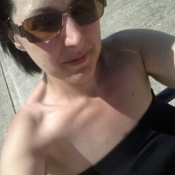 Angela Bourne Photo 6