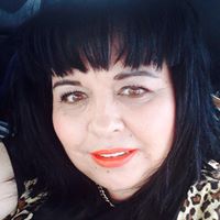 Linda Alaniz Photo 33