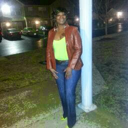 Nicole Milton Photo 32