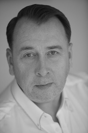 Ross Holland Photo 28