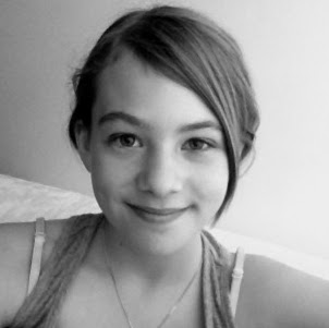 Amy Fulcher Photo 17