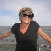 Paula Schneider Photo 26